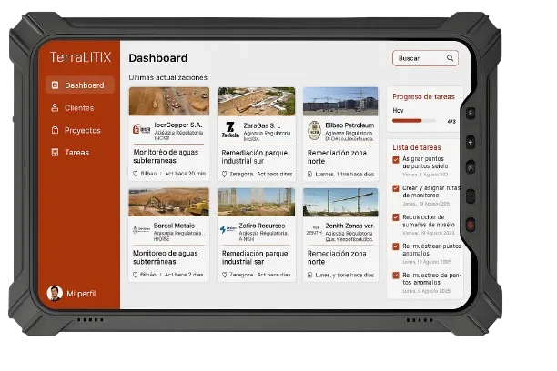 Técnico trabajando en campo con tablet